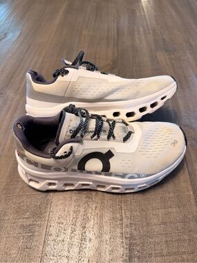 On Cloud Women’s Cloudmonster Running Shoes 8.5 White & Black